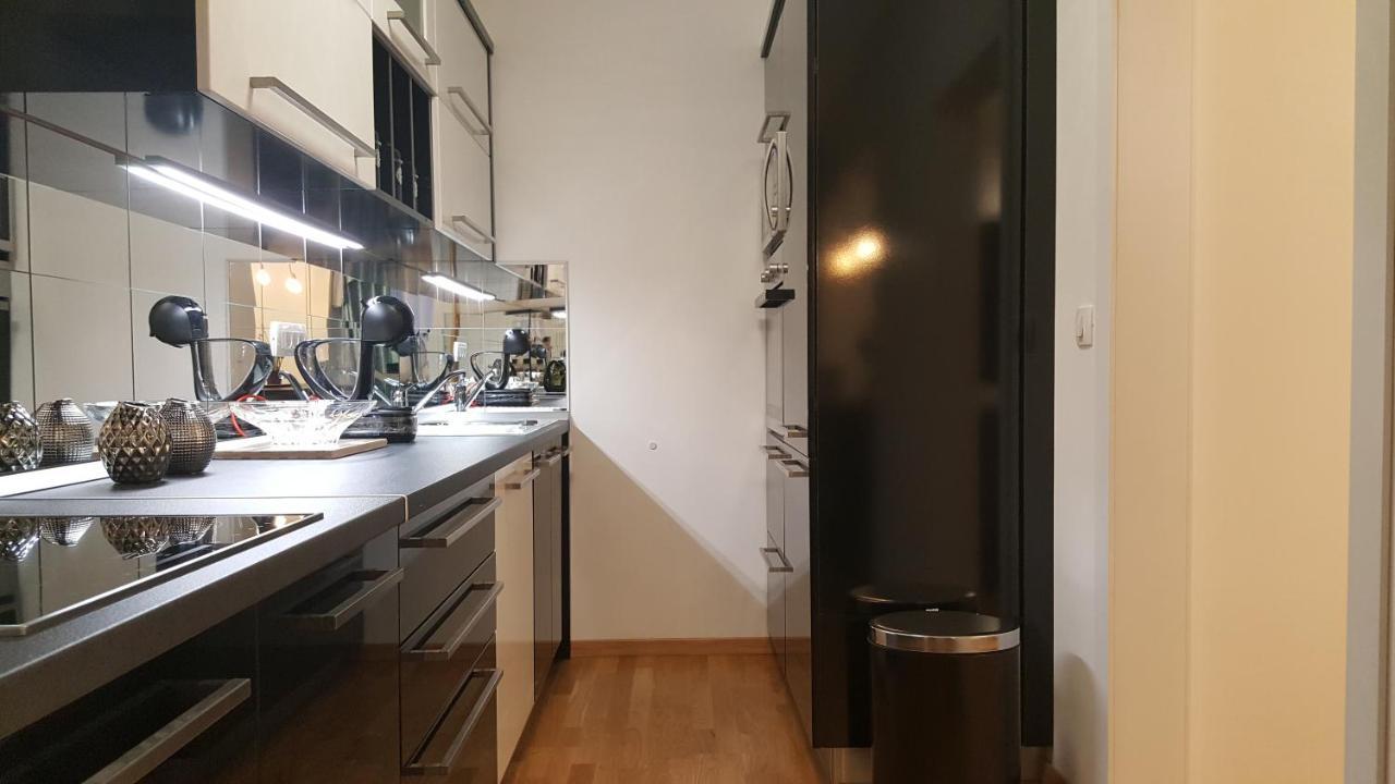 E&E Apartments 4* Arena Stozice リュブリャナ エクステリア 写真