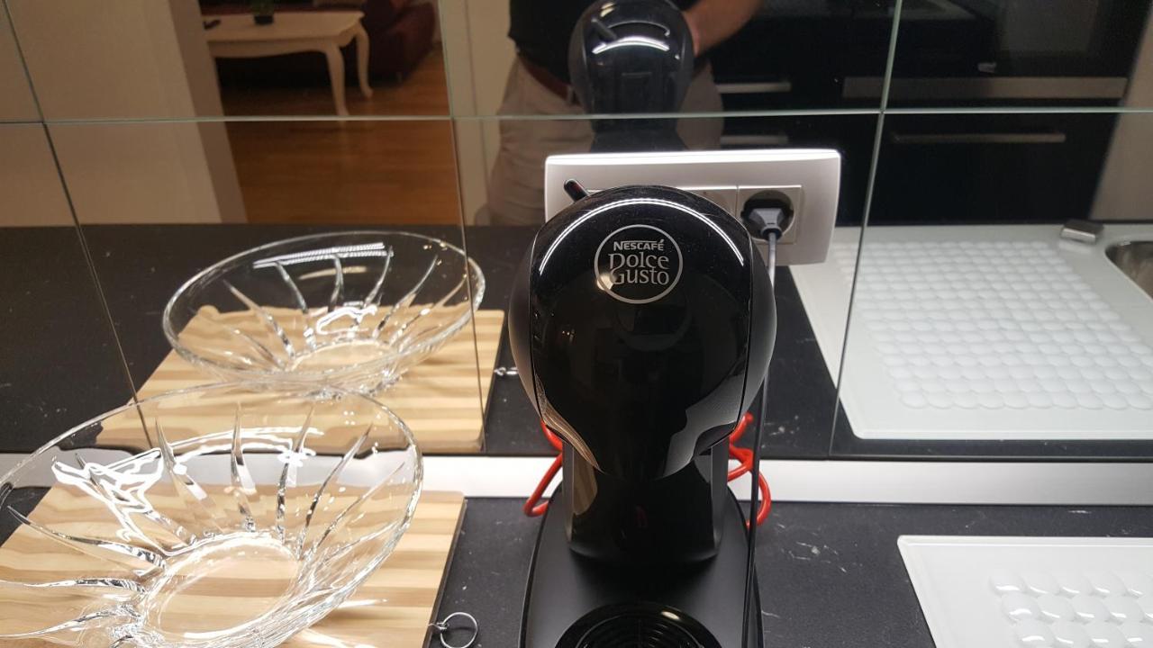 E&E Apartments 4* Arena Stozice リュブリャナ エクステリア 写真
