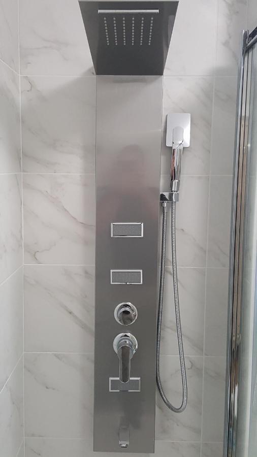 E&E Apartments 4* Arena Stozice リュブリャナ エクステリア 写真